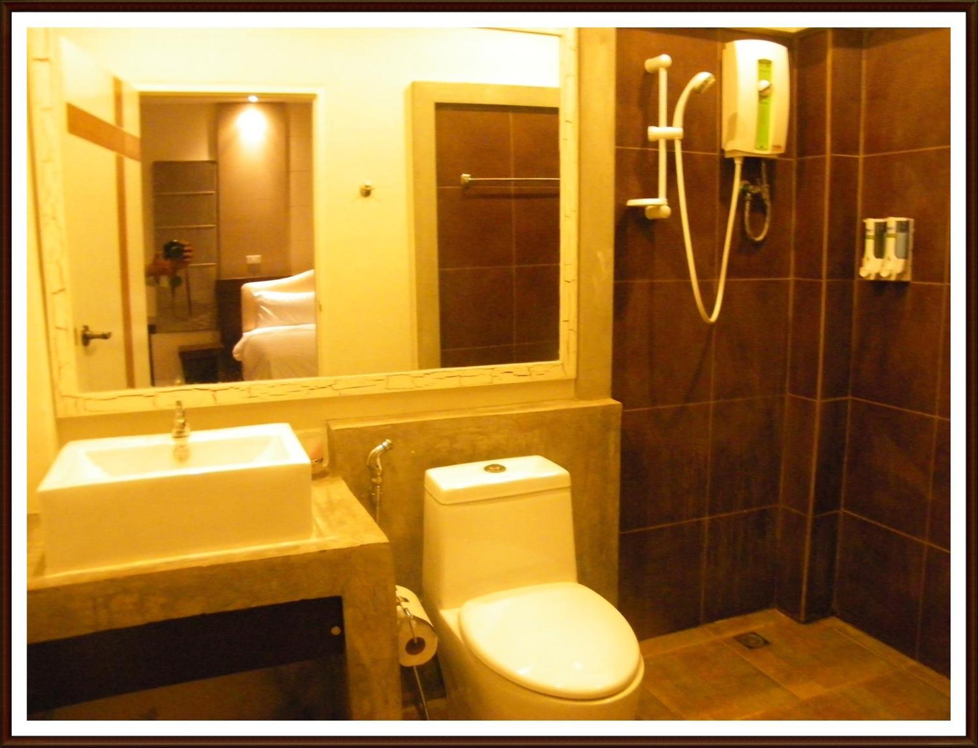 Saabpaiboon Grand Resort Ban Talat Rum bild